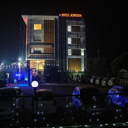 Kingdom Hotel Moga Exteriér fotografie